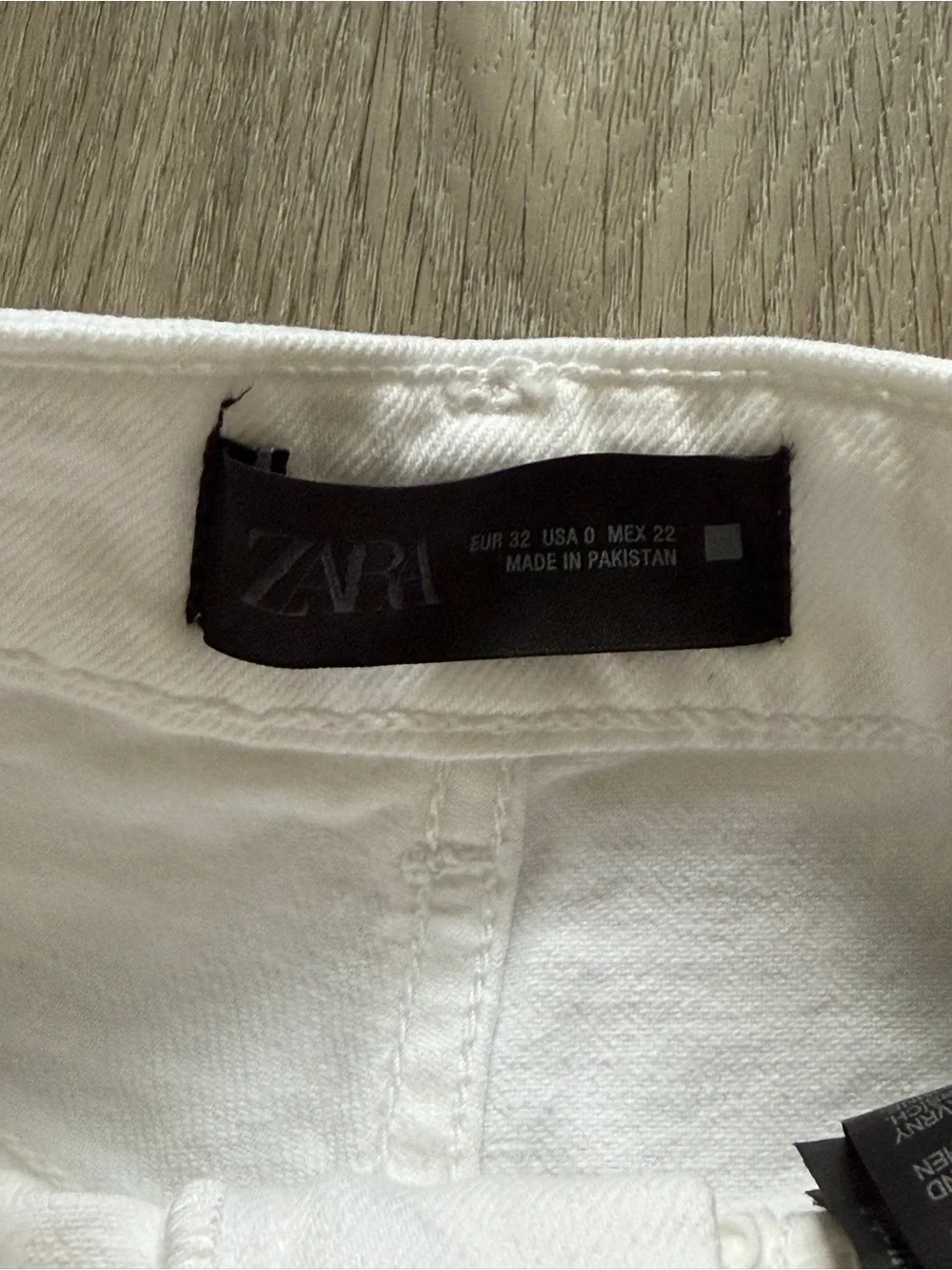 Zara White Denim MOM SHORT